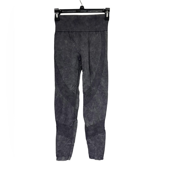 PINK Victoria's Secret Pants - PINK Victoria's Secret Gray Leggings